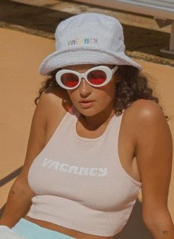 Vacancy Supply Getaway Lovers Singlet - Pale Peach