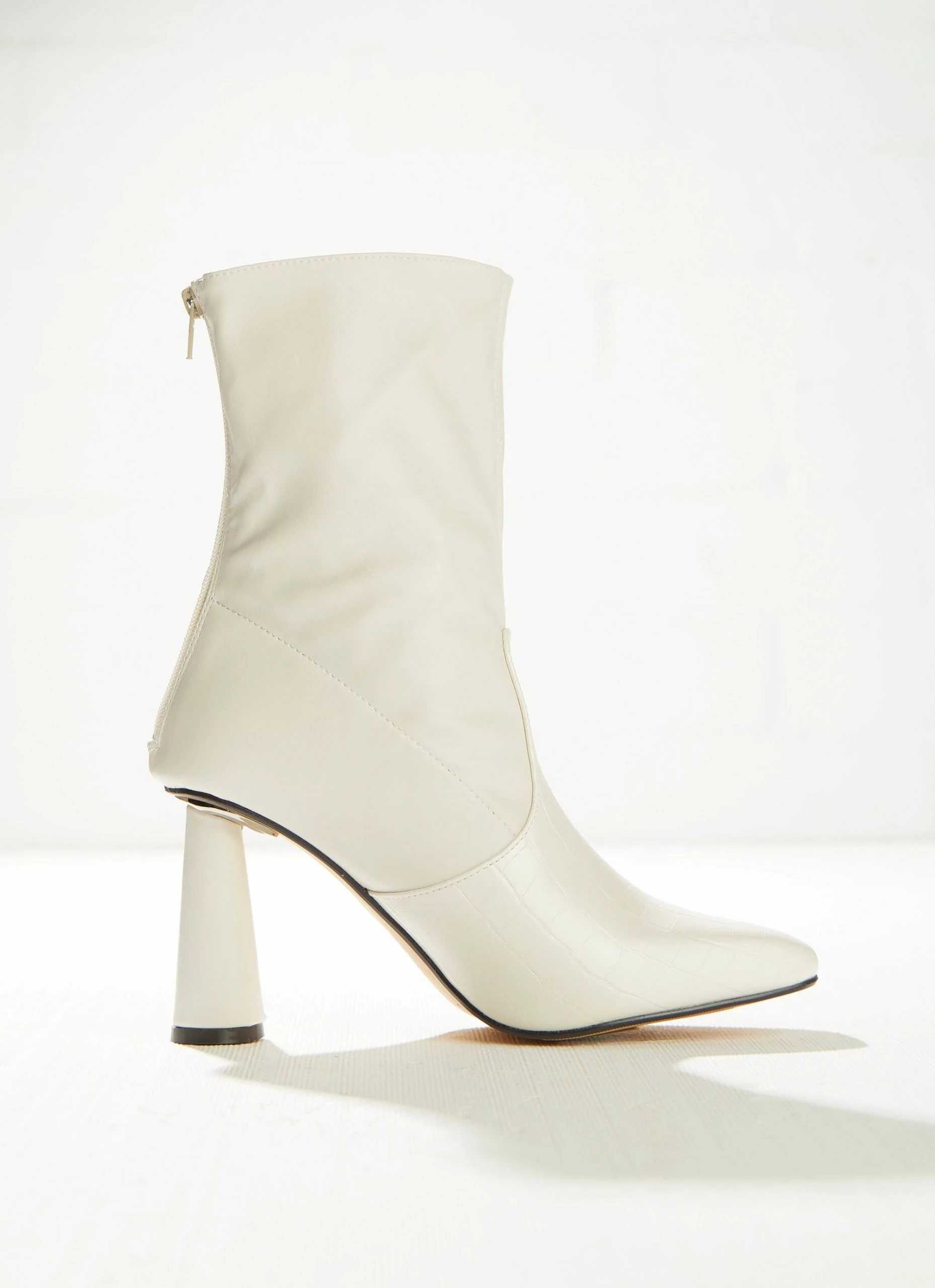 4TH & RECKLESS Liberty Ankle Boot - Off White 5 4TH & RECKLESS Liberty Ankle Boot - Off White - Image 3
