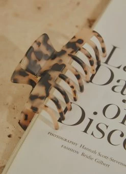 Peppermayo See Both Sides Hair Clip - Tort 13 Peppermayo See Both Sides Hair Clip - Tort -Peppermayo Shop 6039668a2a924c46a33ed8b7166605c9