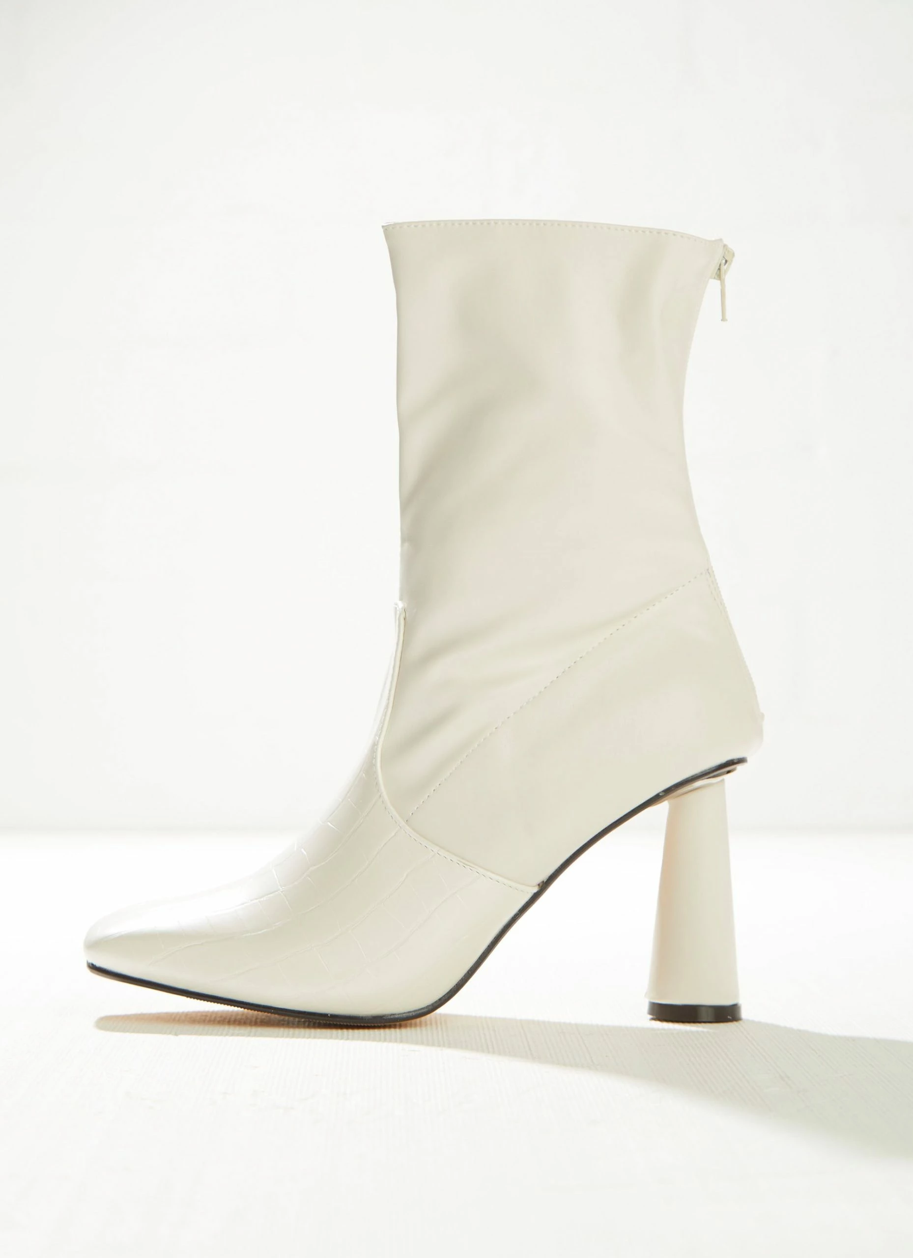 4TH & RECKLESS Liberty Ankle Boot - Off White 7 4TH & RECKLESS Liberty Ankle Boot - Off White - Image 5