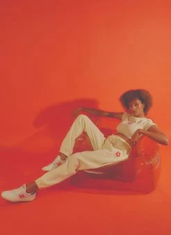 Vacancy Supply X Micke Lindebergh - Blume Sweatpant - Buttercream