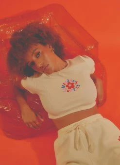 Vacancy Supply X Micke Lindebergh - Blume Baby Tee - Buttercream