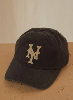 AMERICAN NEEDLE Archive New York Cap - Navy