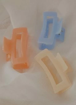 Peppermayo Hollywood Style Hair Clip - Cream -Peppermayo Shop Peppermayo Casey 7.11.20 40