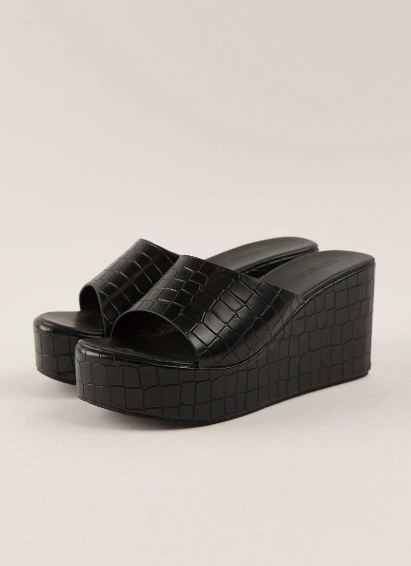Cult Avenue Villa Playa Mule Heel - Black Croc 3 Cult Avenue Villa Playa Mule Heel - Black Croc