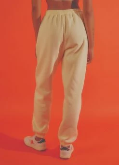 Vacancy Supply X Micke Lindebergh - Blume Sweatpant - Buttercream -Peppermayo Shop Vacancy x Mickie Collab 19