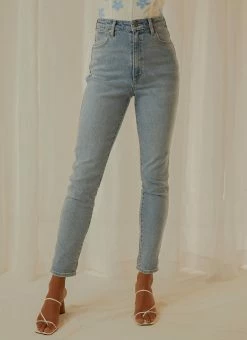 Wrangler Tyler Rolled Jean - Integral Vintage 9 Wrangler Tyler Rolled Jean - Integral Vintage -Peppermayo Shop a812d5318507453ba3e13be80a2b3604 0144b70a db2e 4f37 8e22 087ea189d404