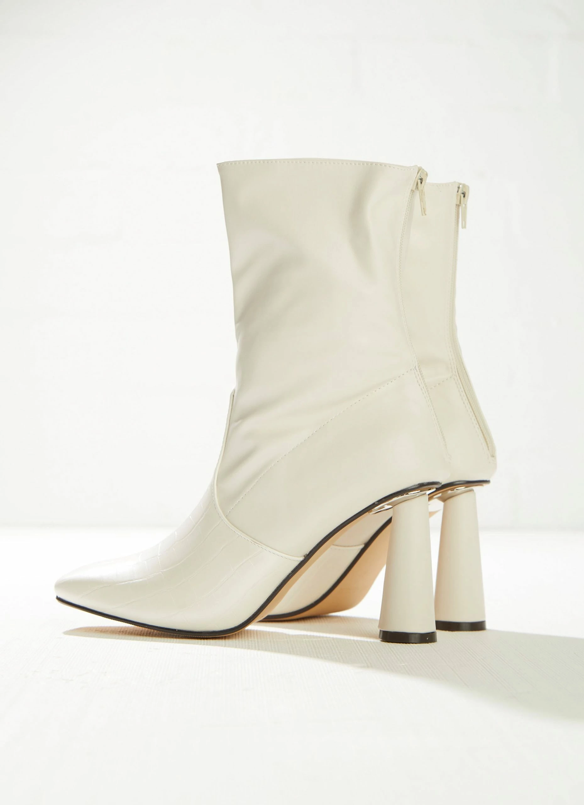 4TH & RECKLESS Liberty Ankle Boot - Off White 8 4TH & RECKLESS Liberty Ankle Boot - Off White - Image 6