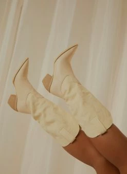 Cult Avenue Backseat Rider Cowboy Boot - Bone