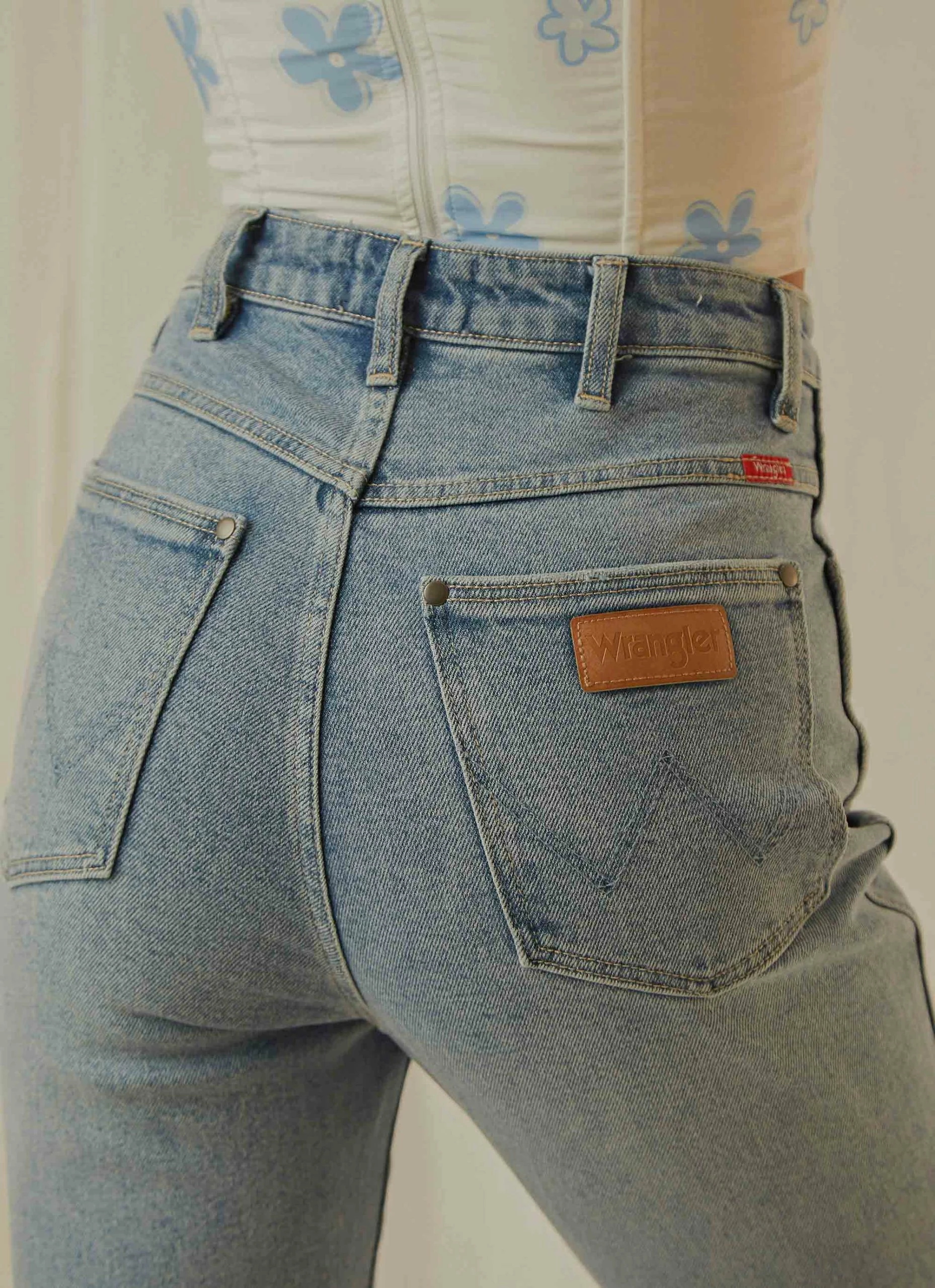 Wrangler Tyler Rolled Jean - Integral Vintage 3 Wrangler Tyler Rolled Jean - Integral Vintage